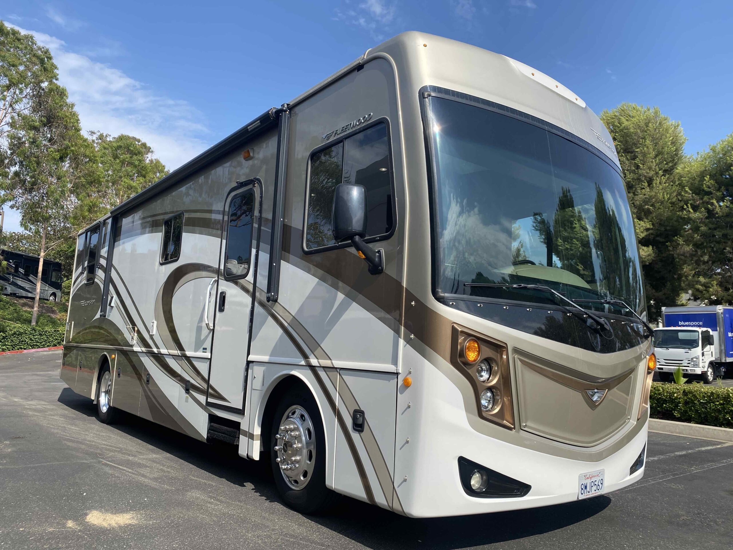 2013 Fleetwood Excursion 33A - Image 2