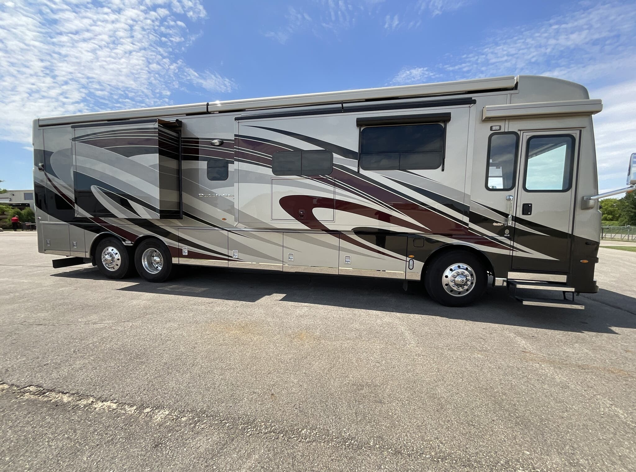 2019 Newmar Dutch Star 4018