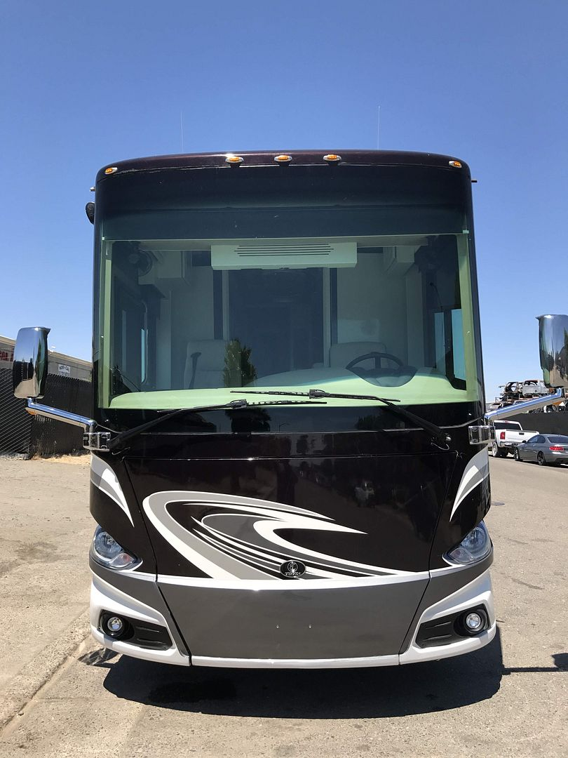 2016 Tiffin Phaeton 40AH - Image 17