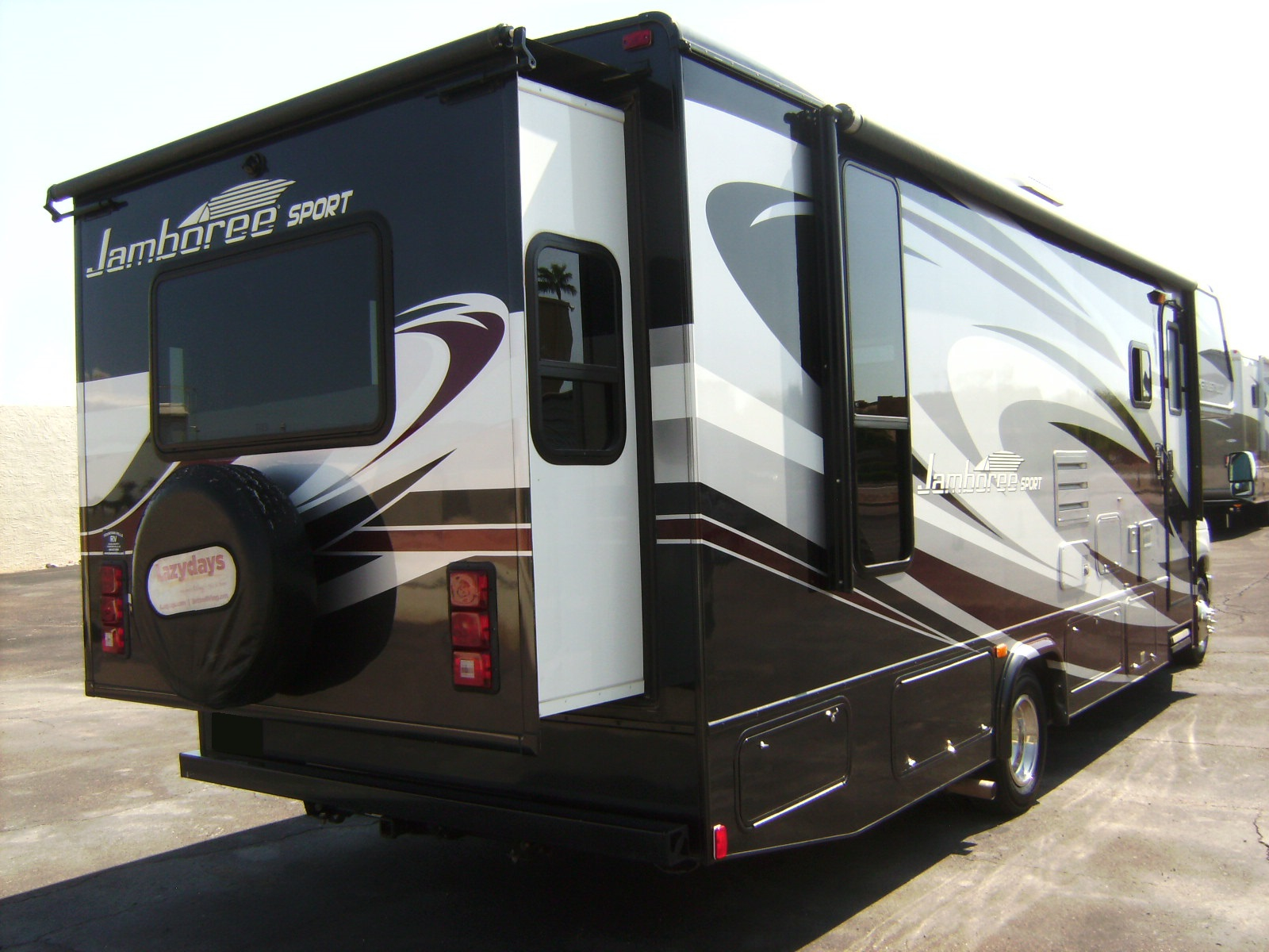 2012 Fleetwood Jamboree Sport 28Z - Image 13