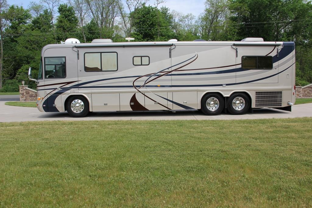2004 Country Coach Intrigue Suite Escape - Image 59