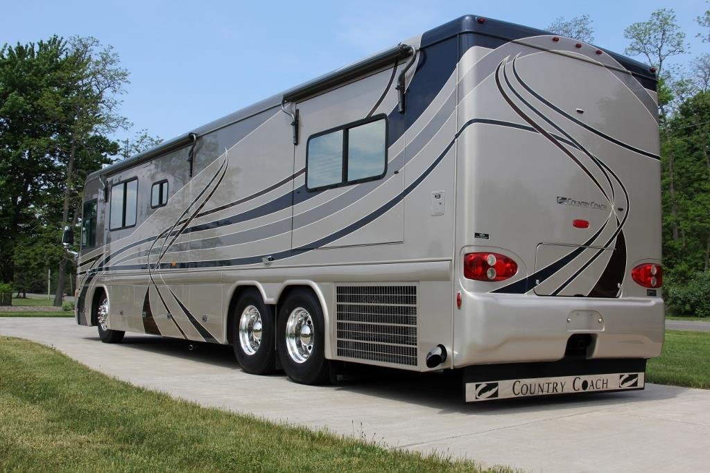 2004 Country Coach Intrigue Suite Escape - Image 60