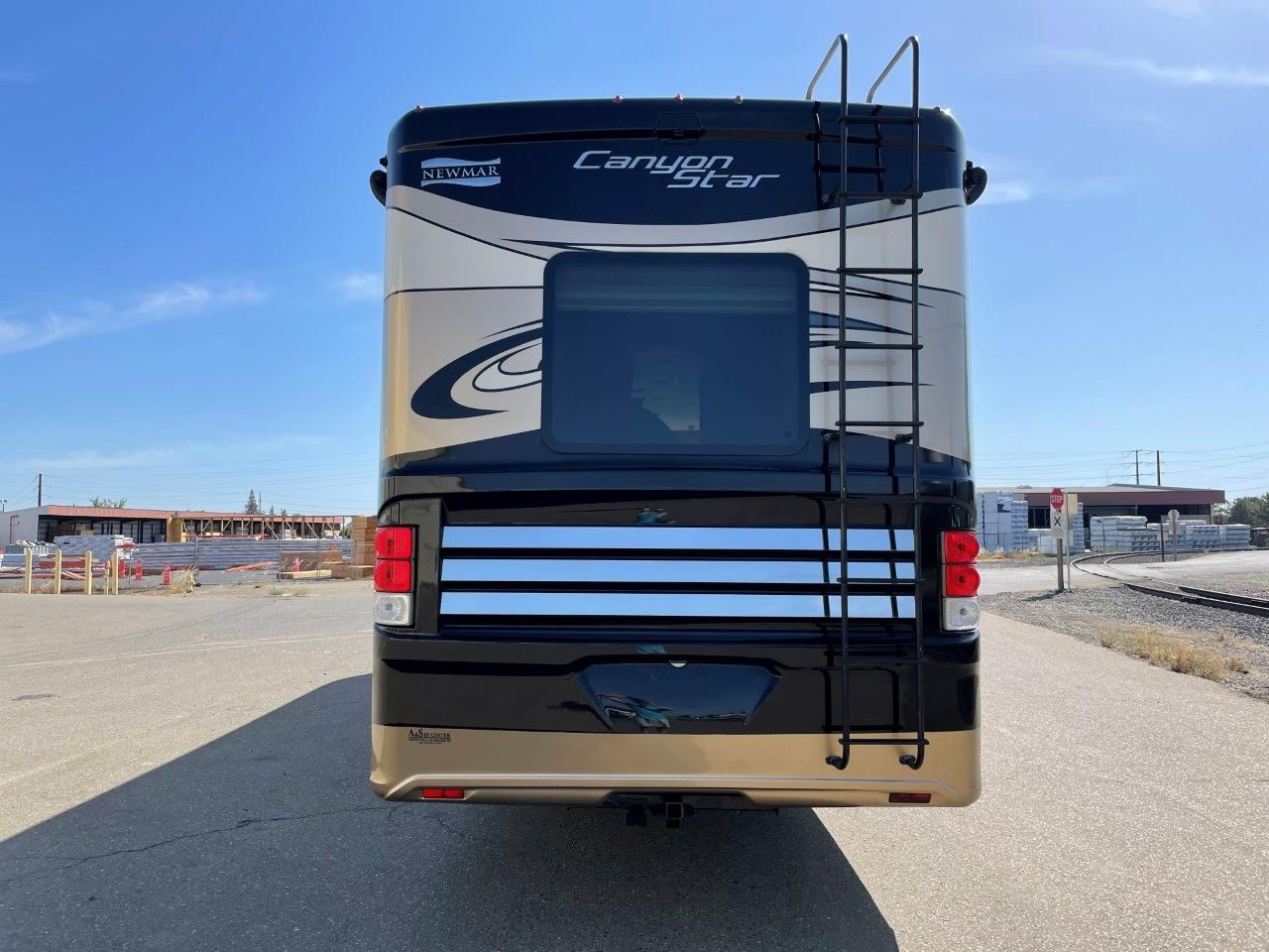 2016 Newmar Canyon Star 3911 - Image 17