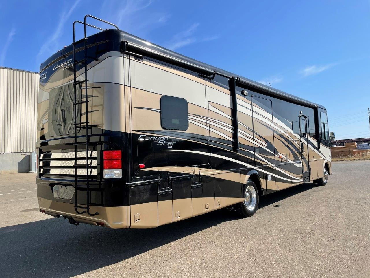 2016 Newmar Canyon Star 3911 - Image 18