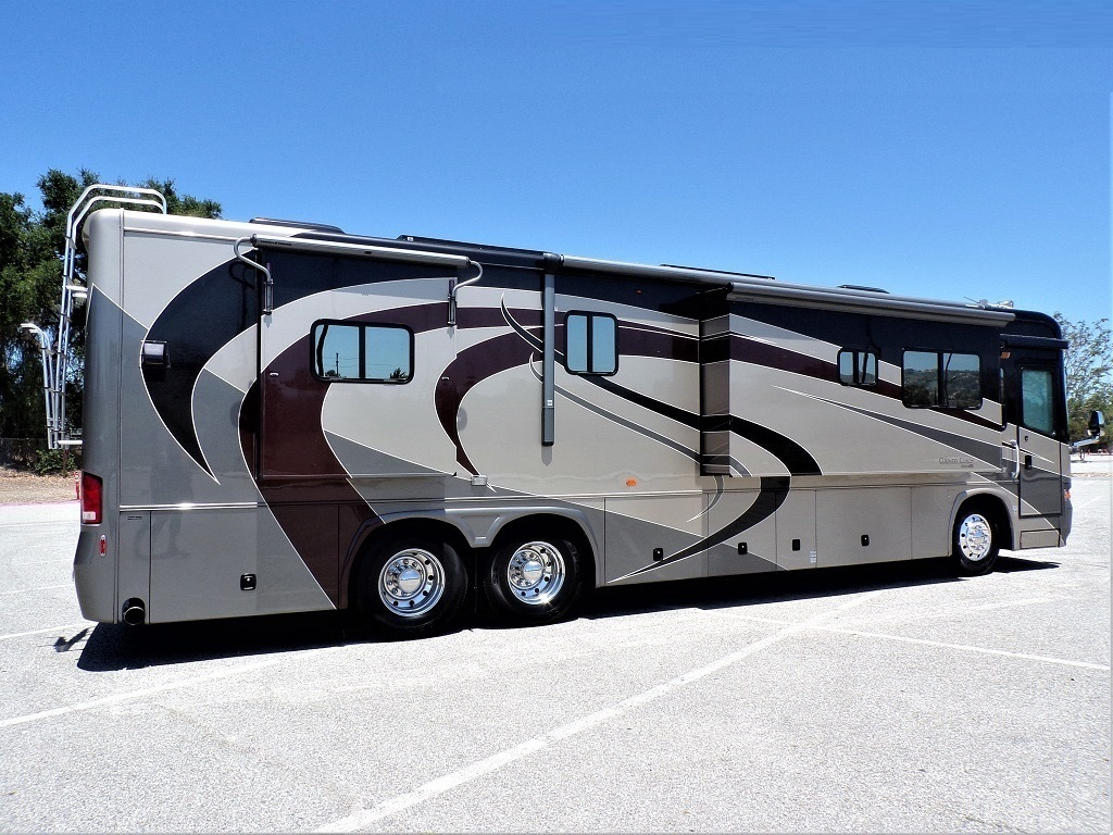 2005 Country Coach Allure 470 Series Mckenzie Bridge - Image 17