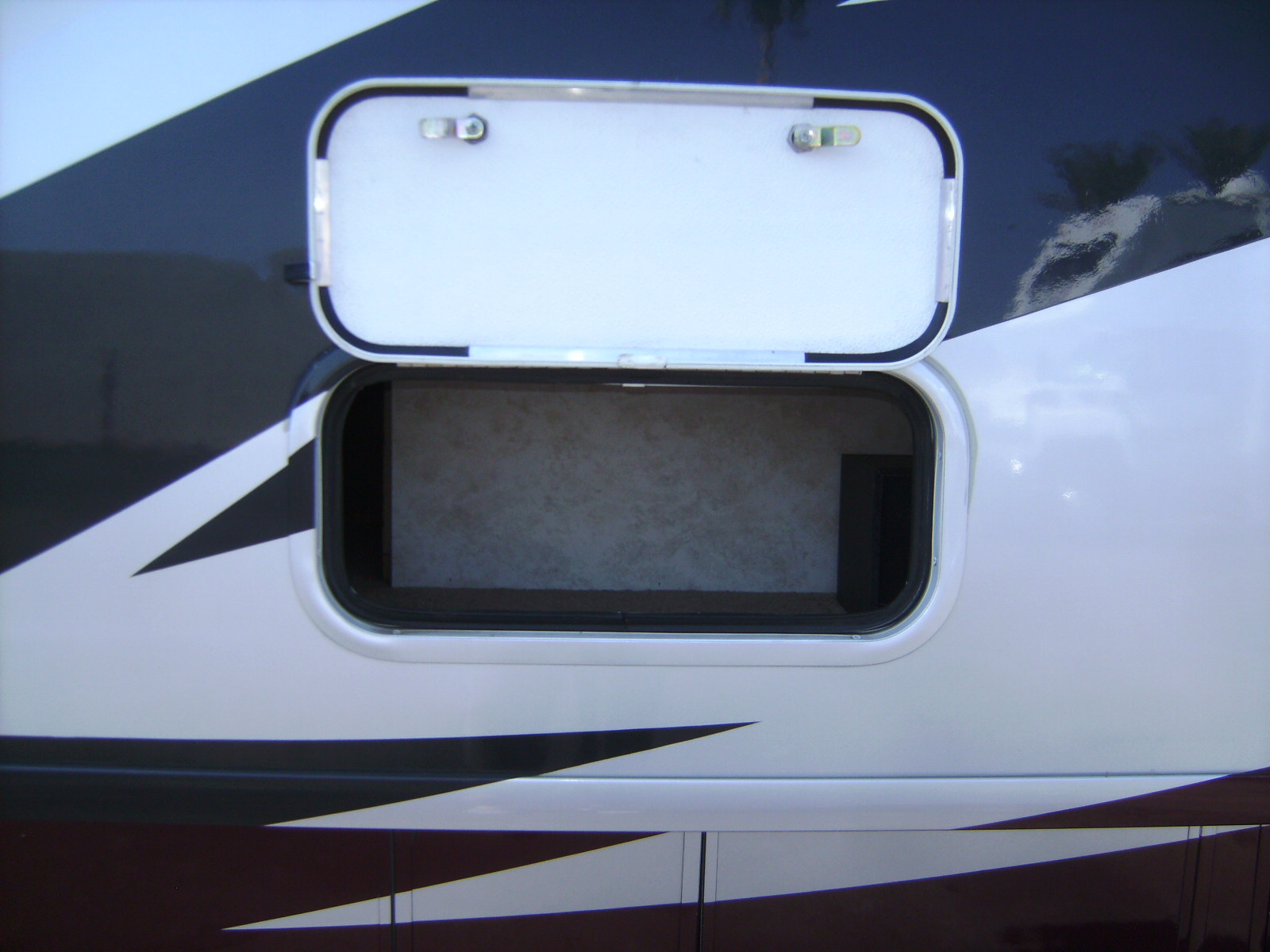 2012 Fleetwood Jamboree Sport 28Z - Image 17