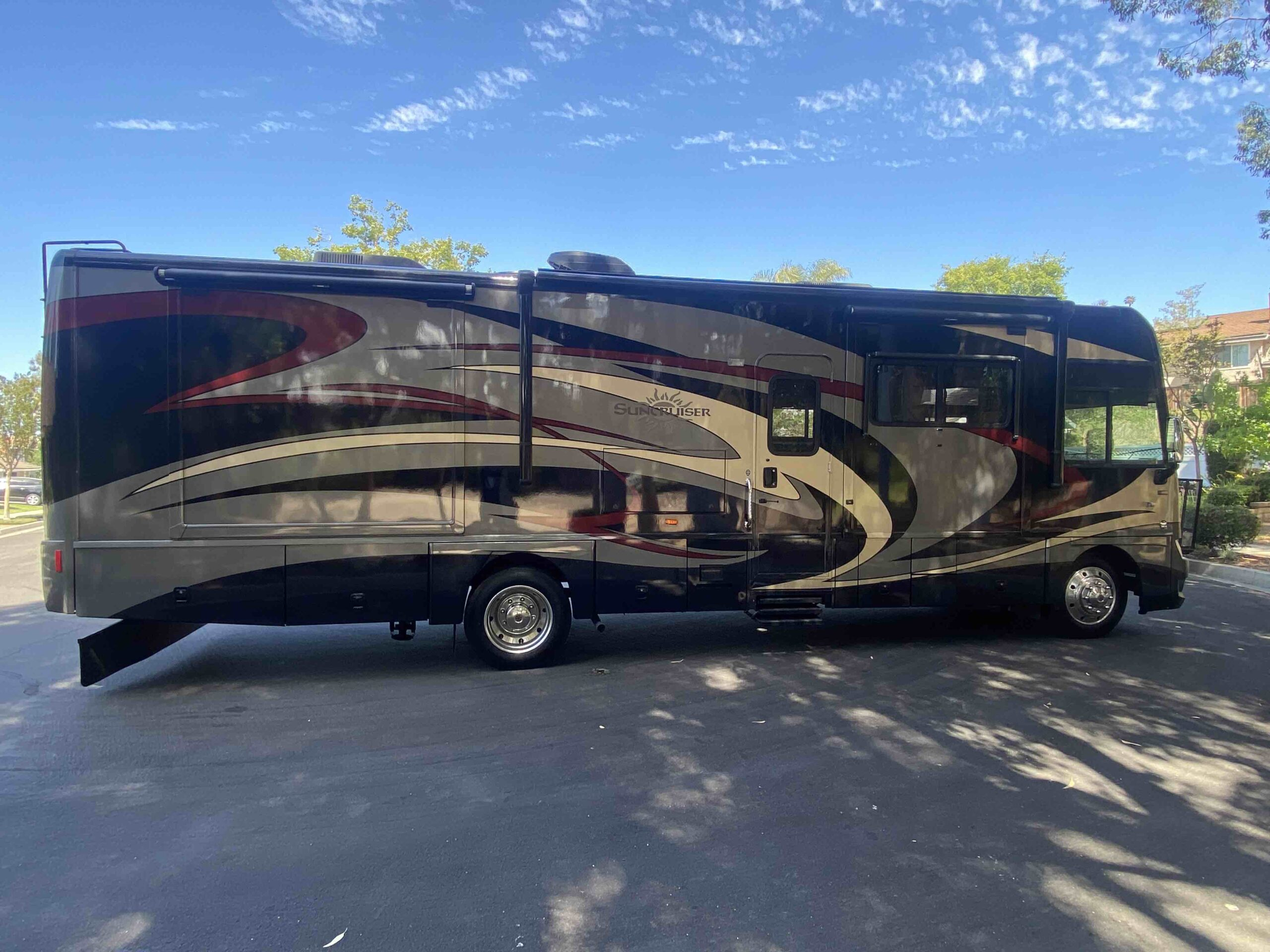 2011 Itasca Suncruiser 35P - Image 16