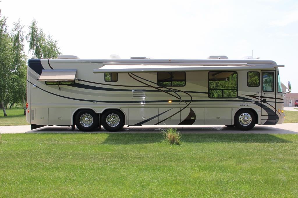 2004 Country Coach Intrigue Suite Escape - Image 64