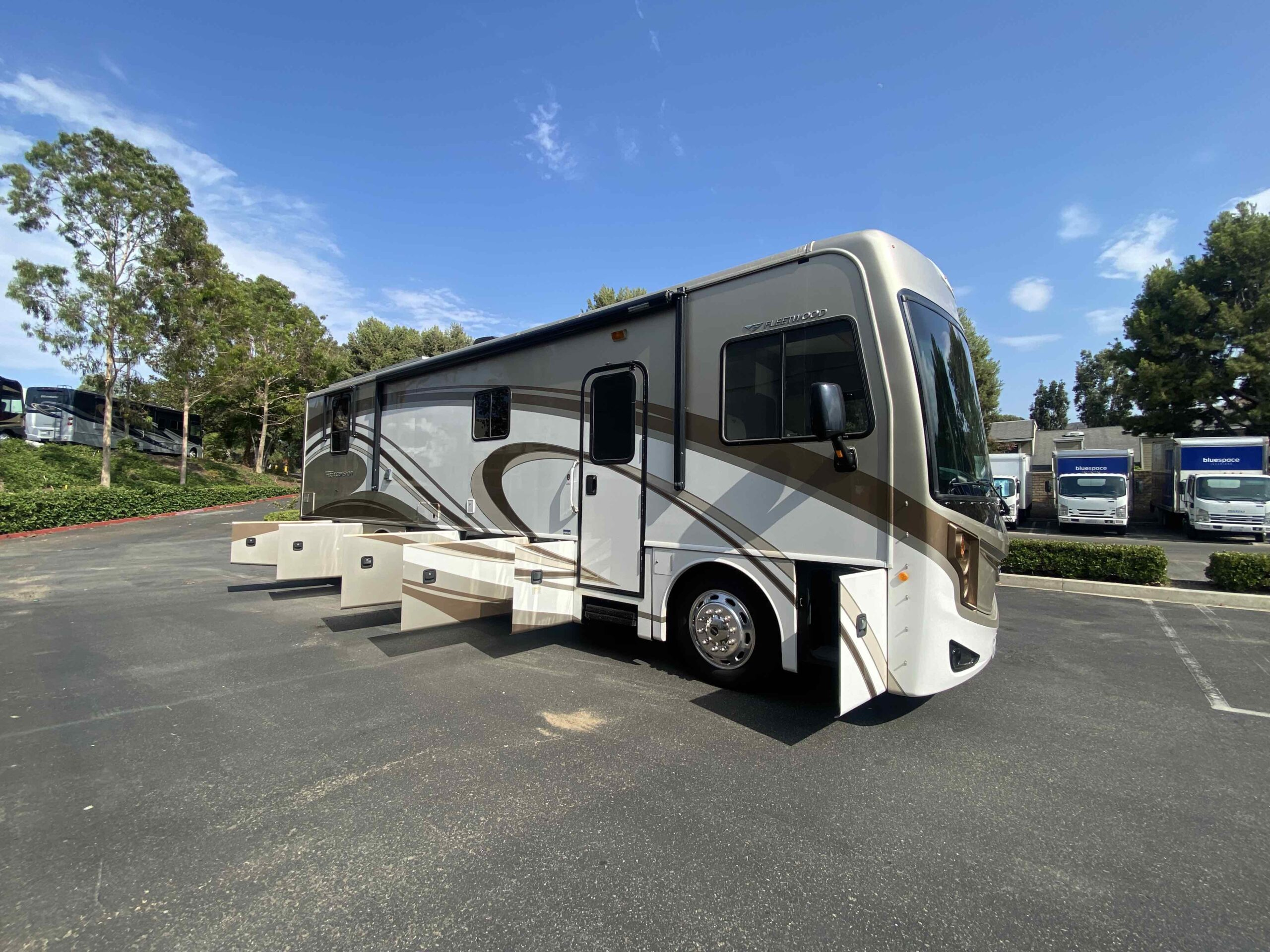 2013 Fleetwood Excursion 33A - Image 20