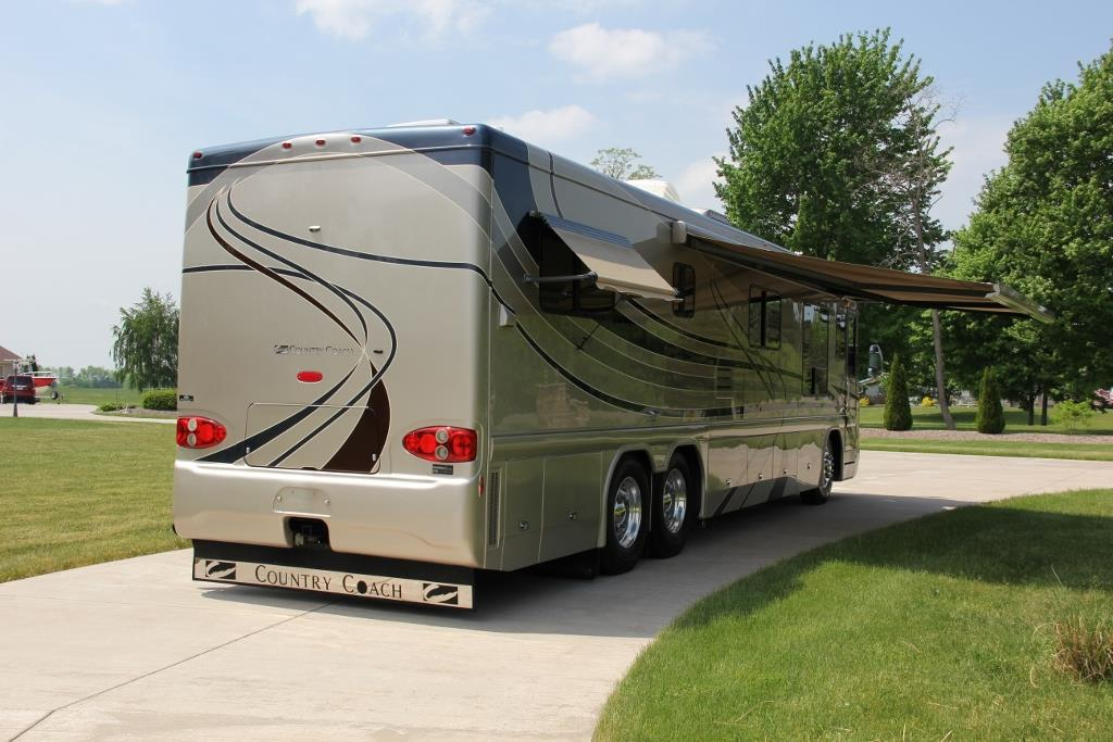 2004 Country Coach Intrigue Suite Escape - Image 65