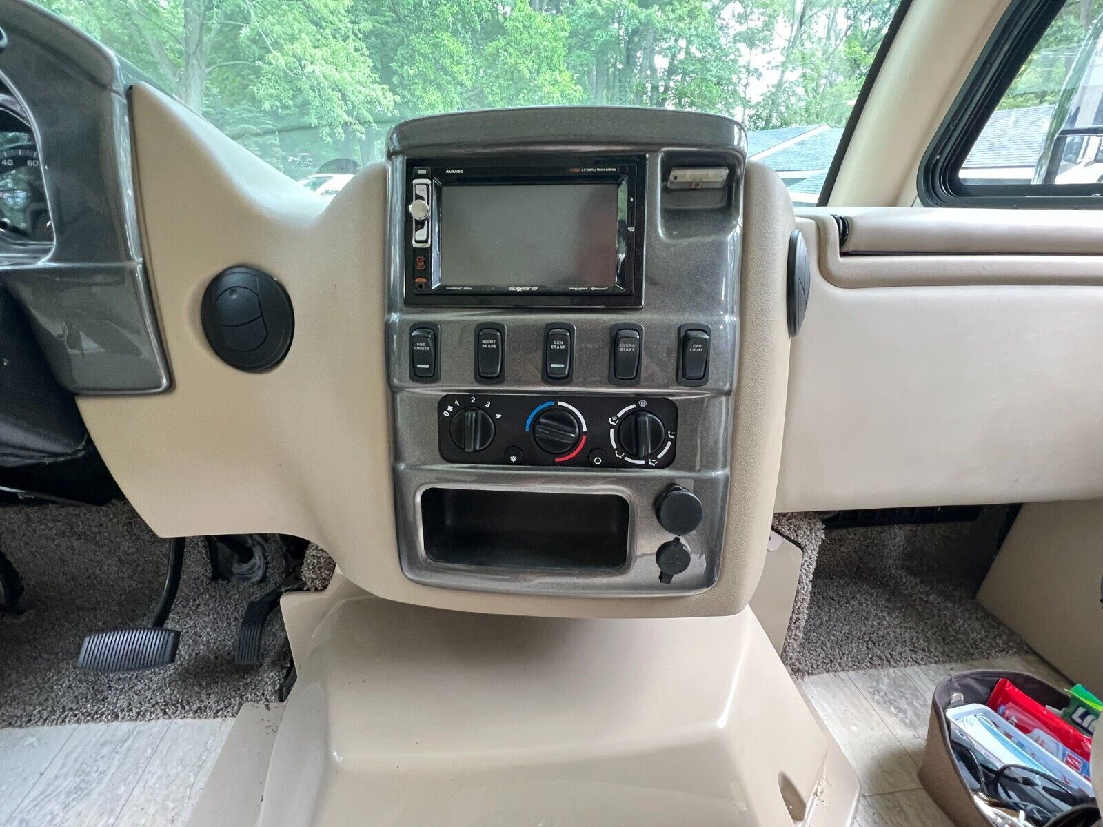 2018 Thor Motor Coach Vegas 25.3 - Image 21