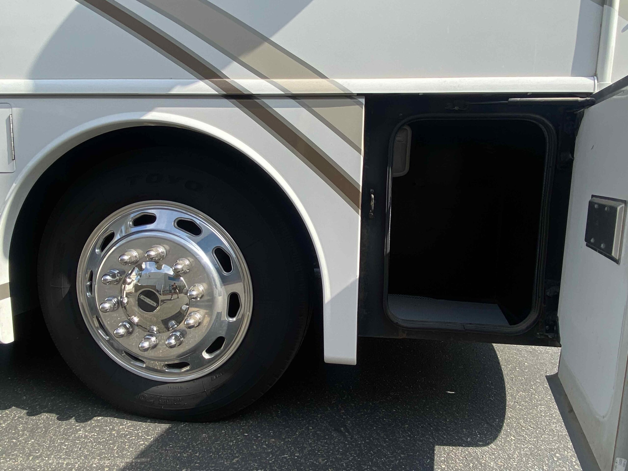 2013 Fleetwood Excursion 33A - Image 21