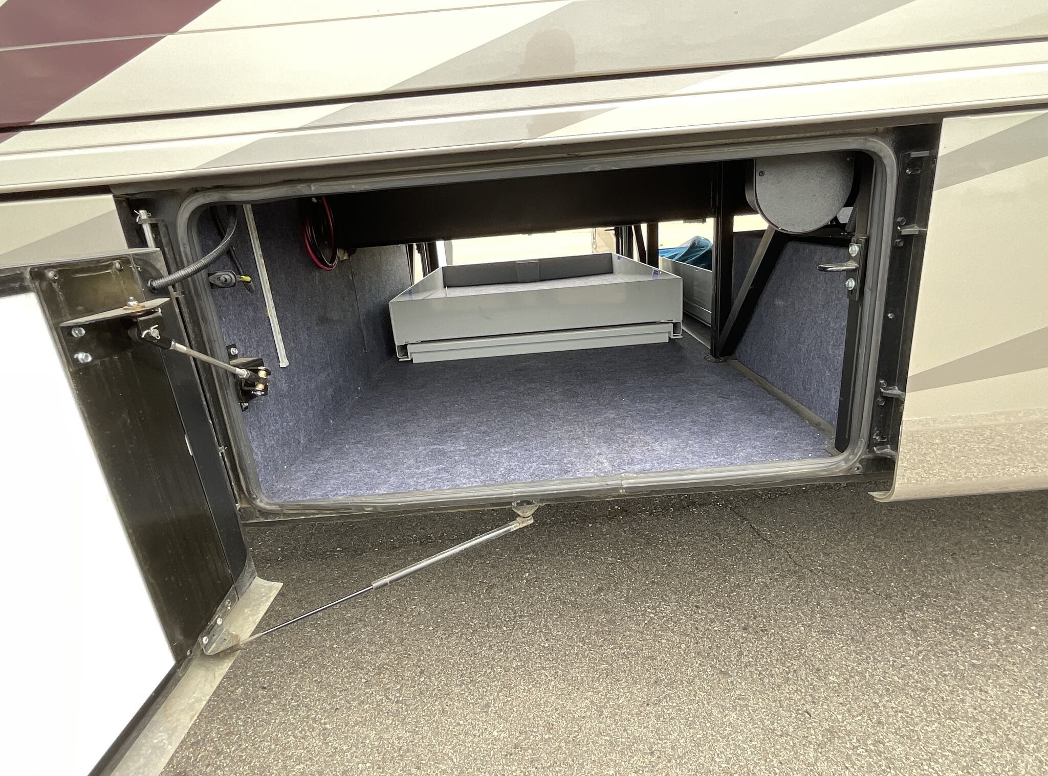 2019 Newmar Dutch Star 4018 - Image 20