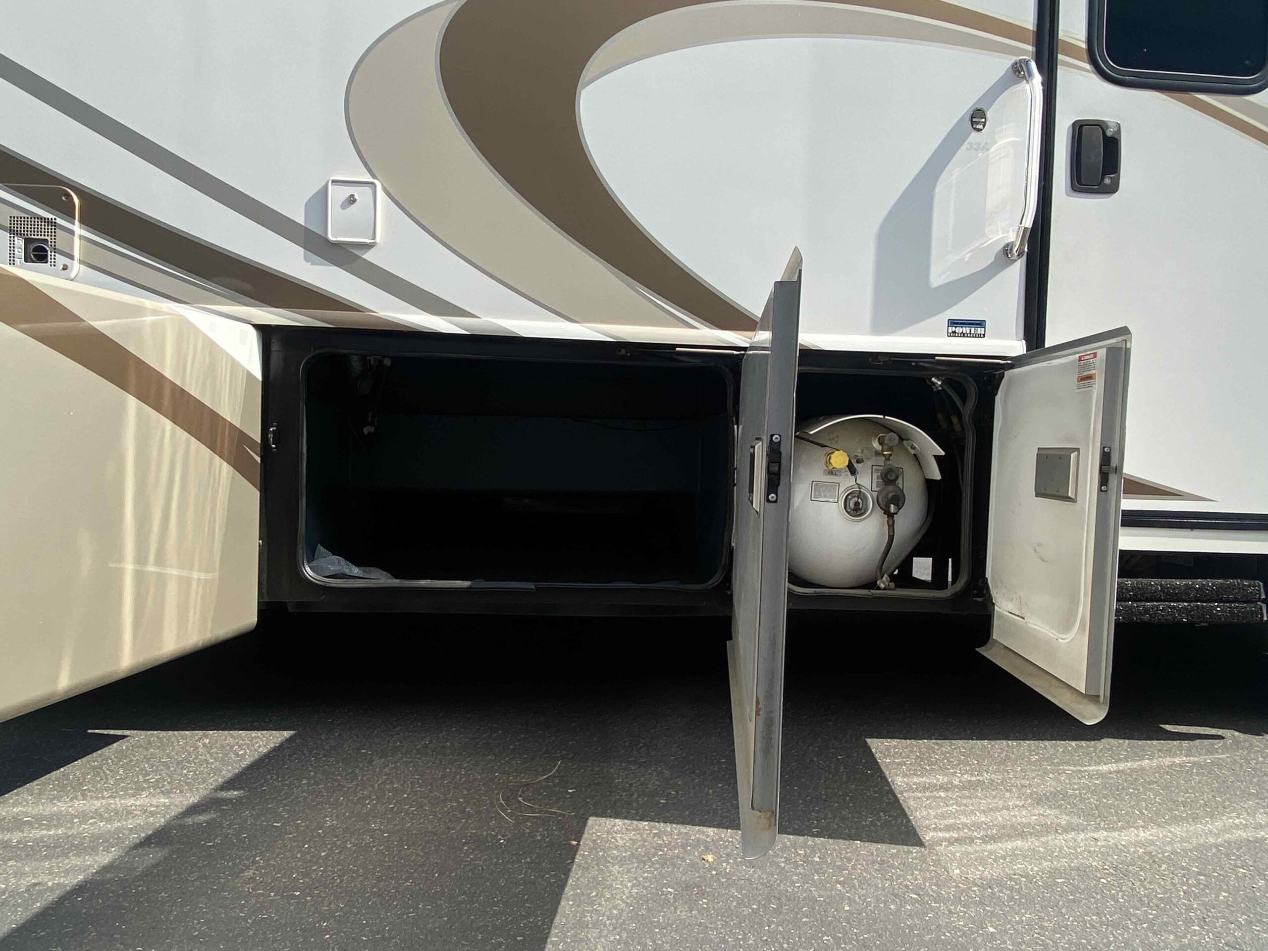 2013 Fleetwood Excursion 33A - Image 22