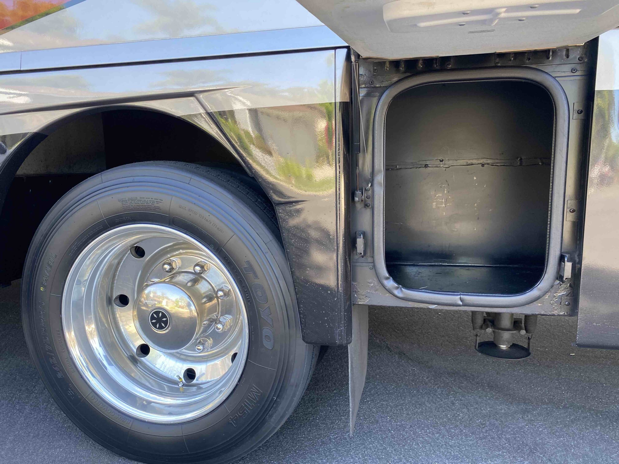 2011 Itasca Suncruiser 35P - Image 19