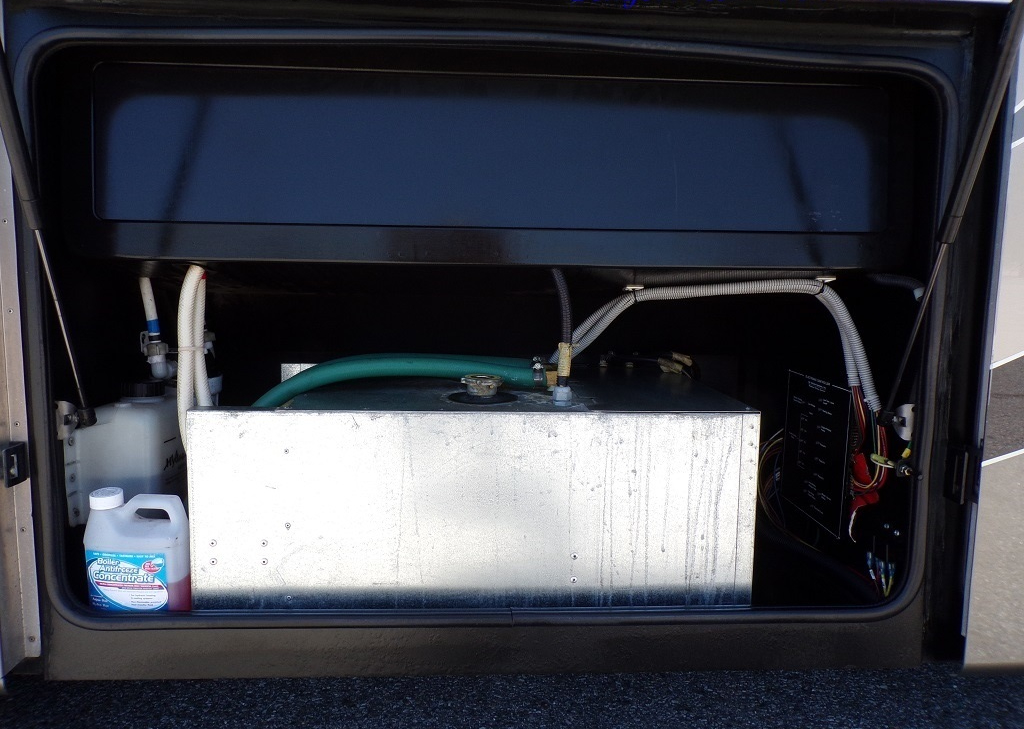 2005 Country Coach Allure 470 Series Mckenzie Bridge - Image 21