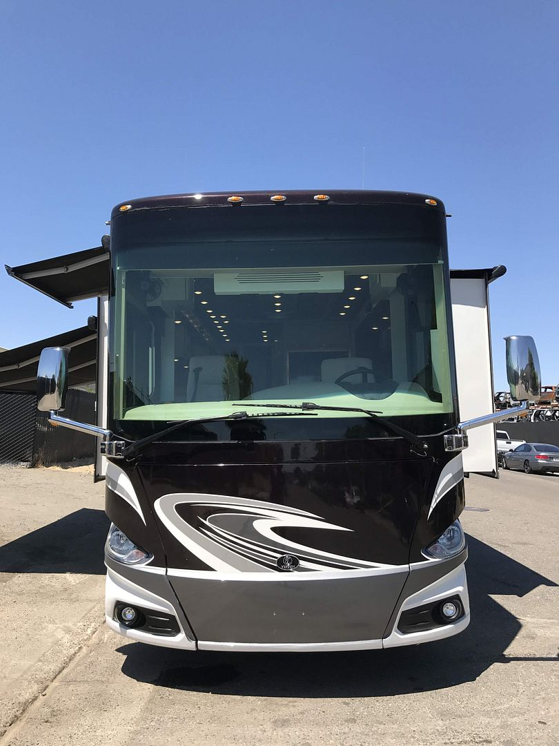 2016 Tiffin Phaeton 40AH - Image 24