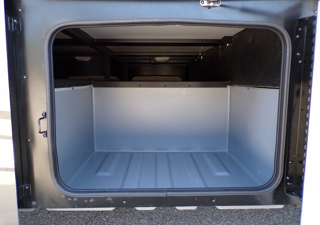 2019 Fleetwood Bounder 35K - Image 20