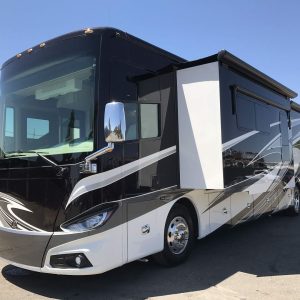2016 Tiffin Phaeton 40AH