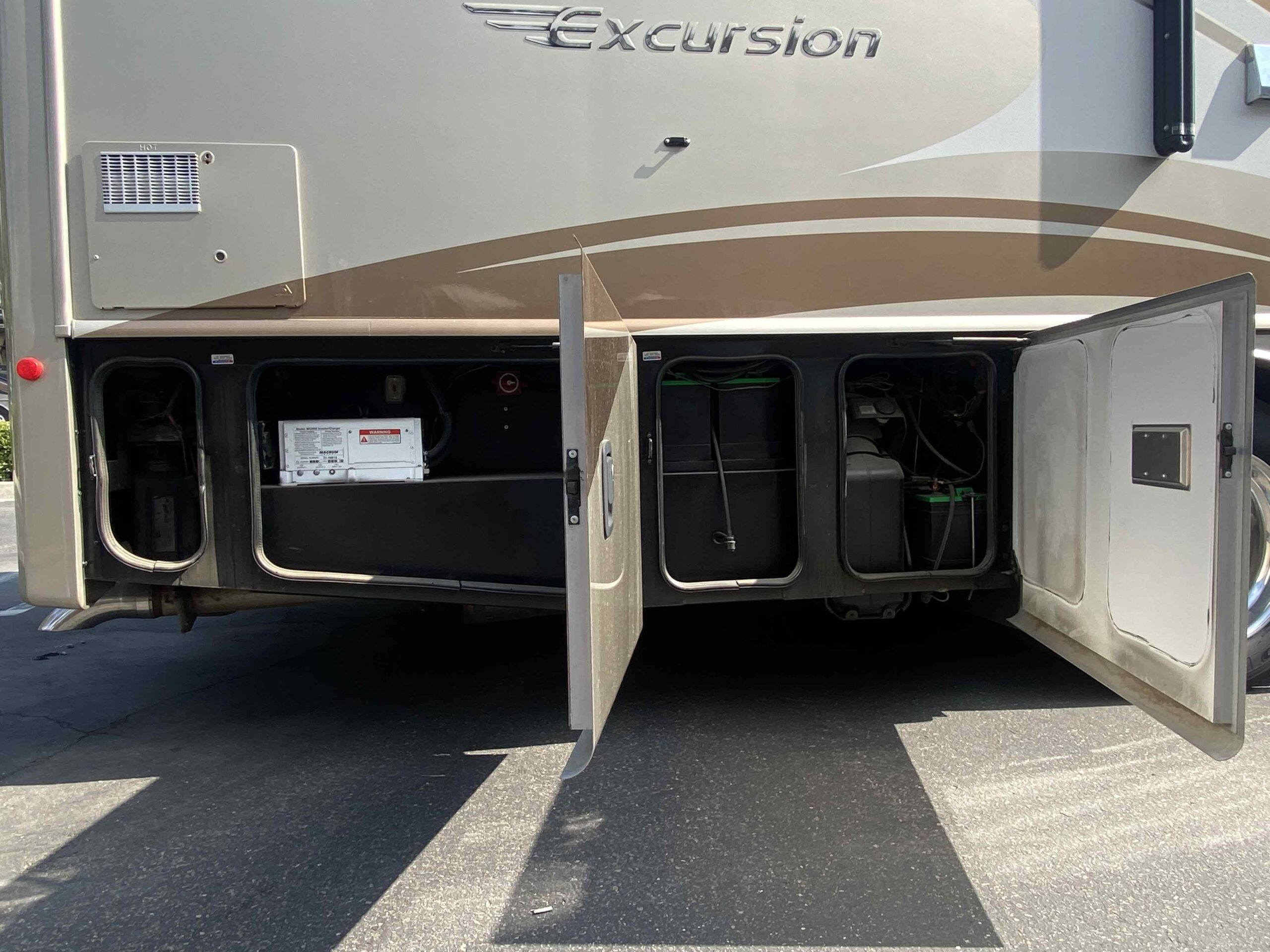 2013 Fleetwood Excursion 33A - Image 24