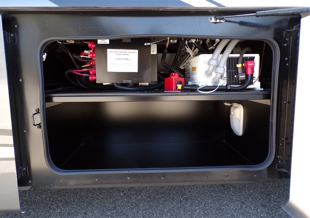 2019 Fleetwood Bounder 35K - Image 21