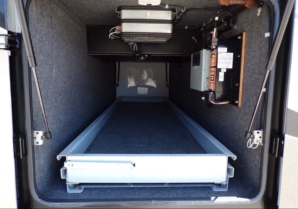 2005 Country Coach Allure 470 Series Mckenzie Bridge - Image 24