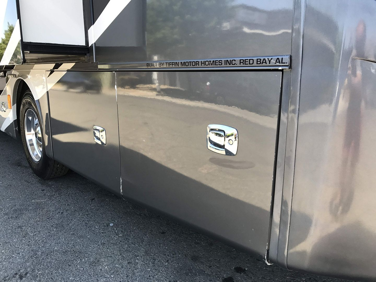 2016 Tiffin Phaeton 40AH - Image 28