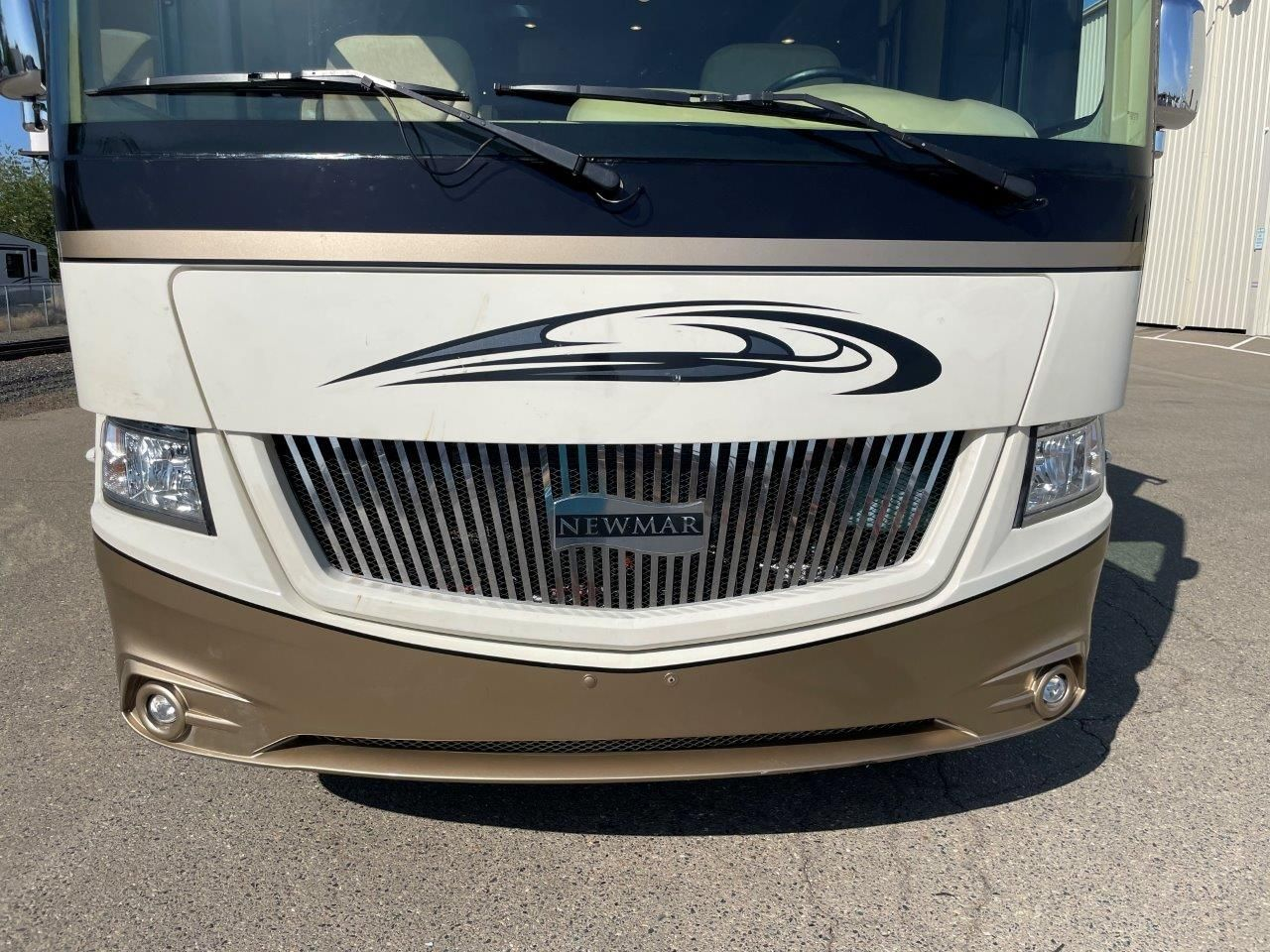 2016 Newmar Canyon Star 3911 - Image 27