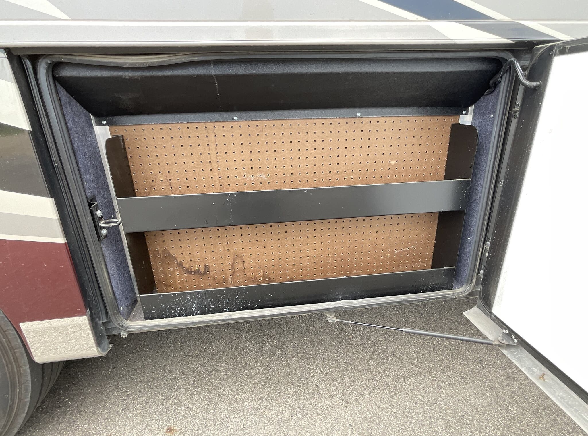 2019 Newmar Dutch Star 4018 - Image 26