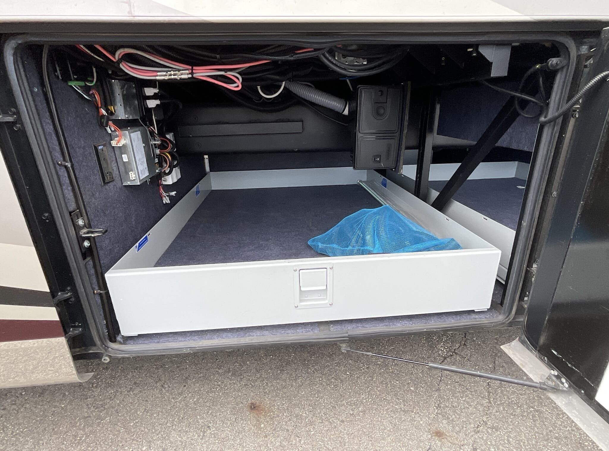 2019 Newmar Dutch Star 4018 - Image 27