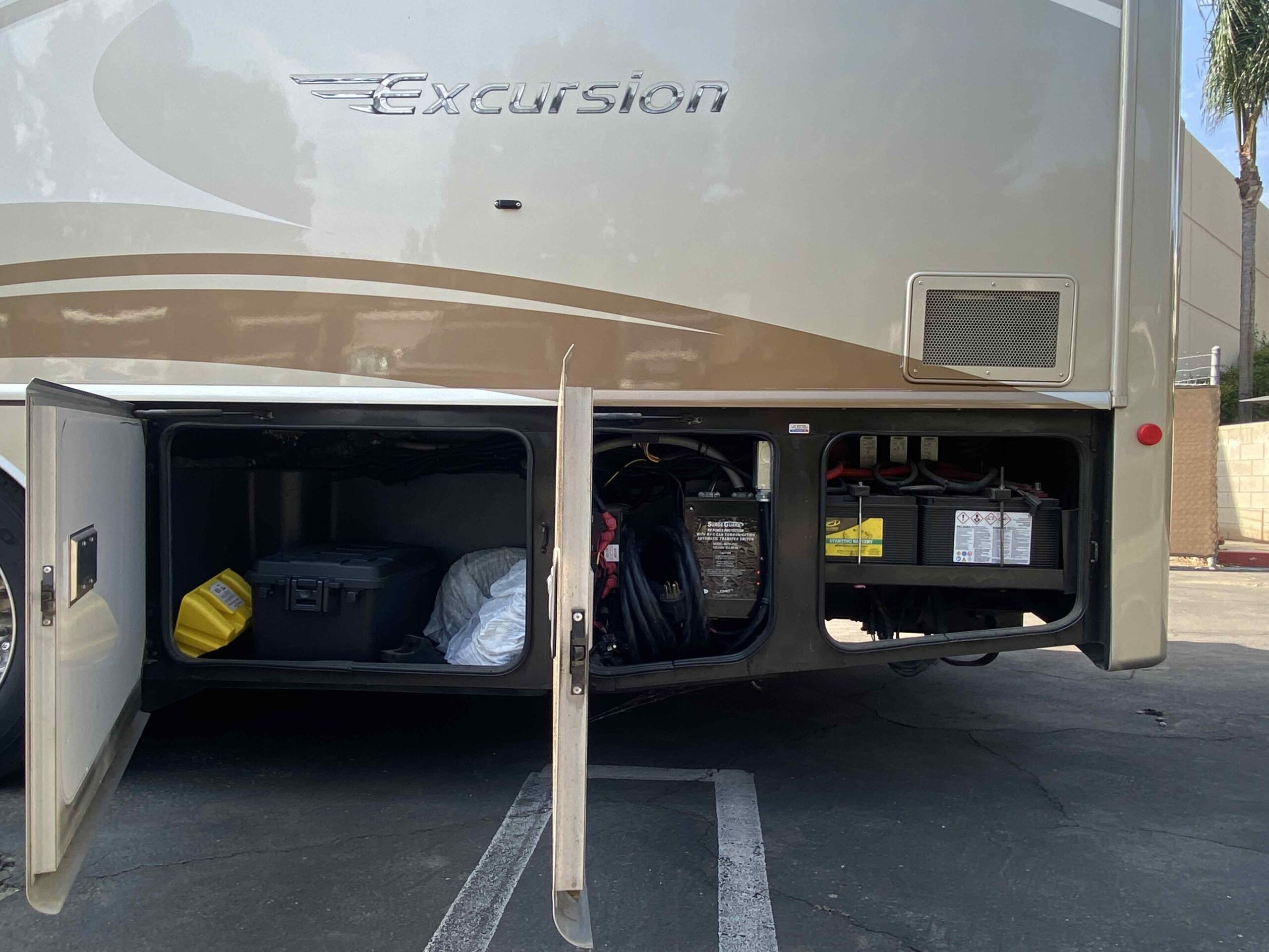 2013 Fleetwood Excursion 33A - Image 29