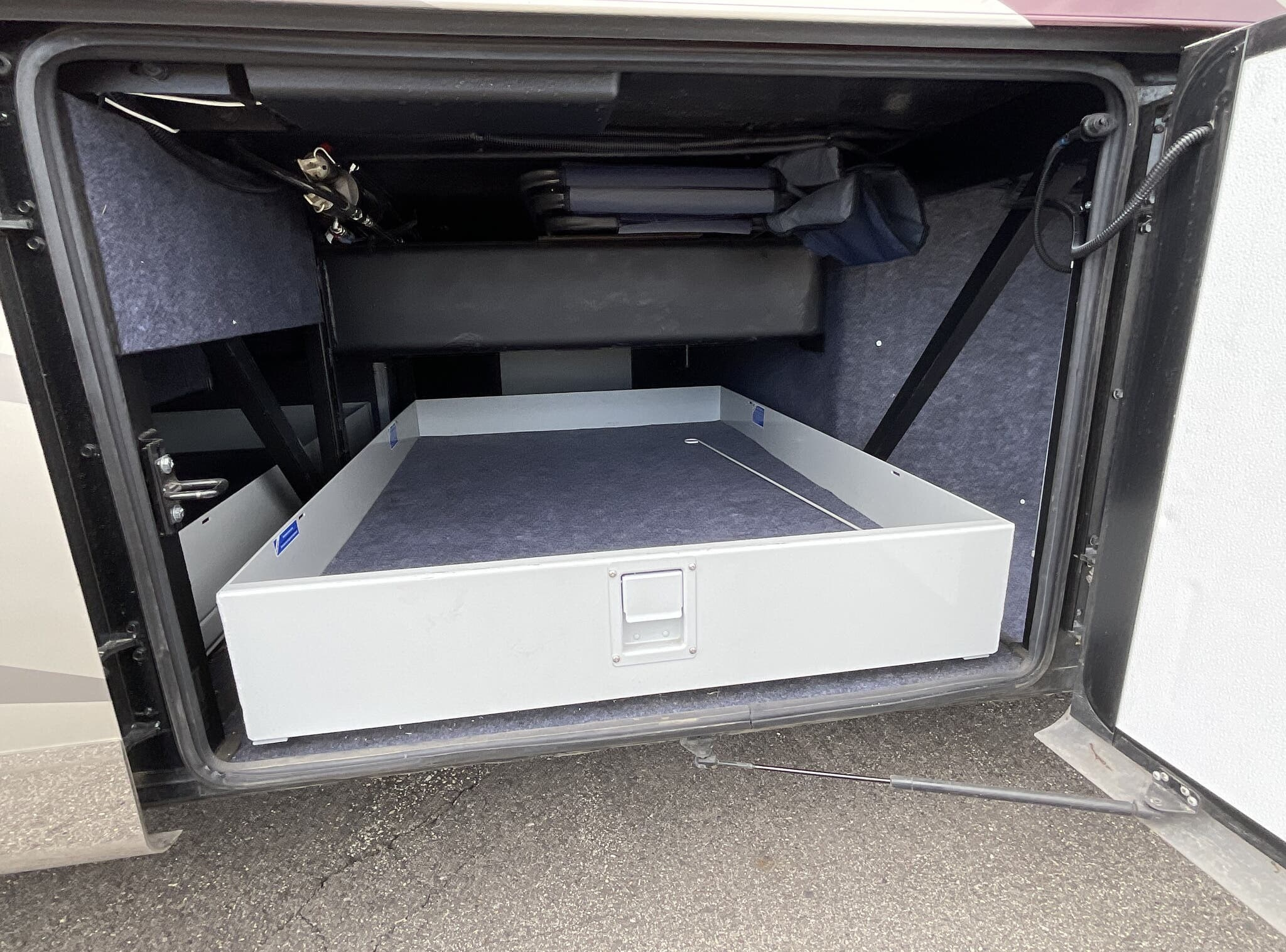 2019 Newmar Dutch Star 4018 - Image 28