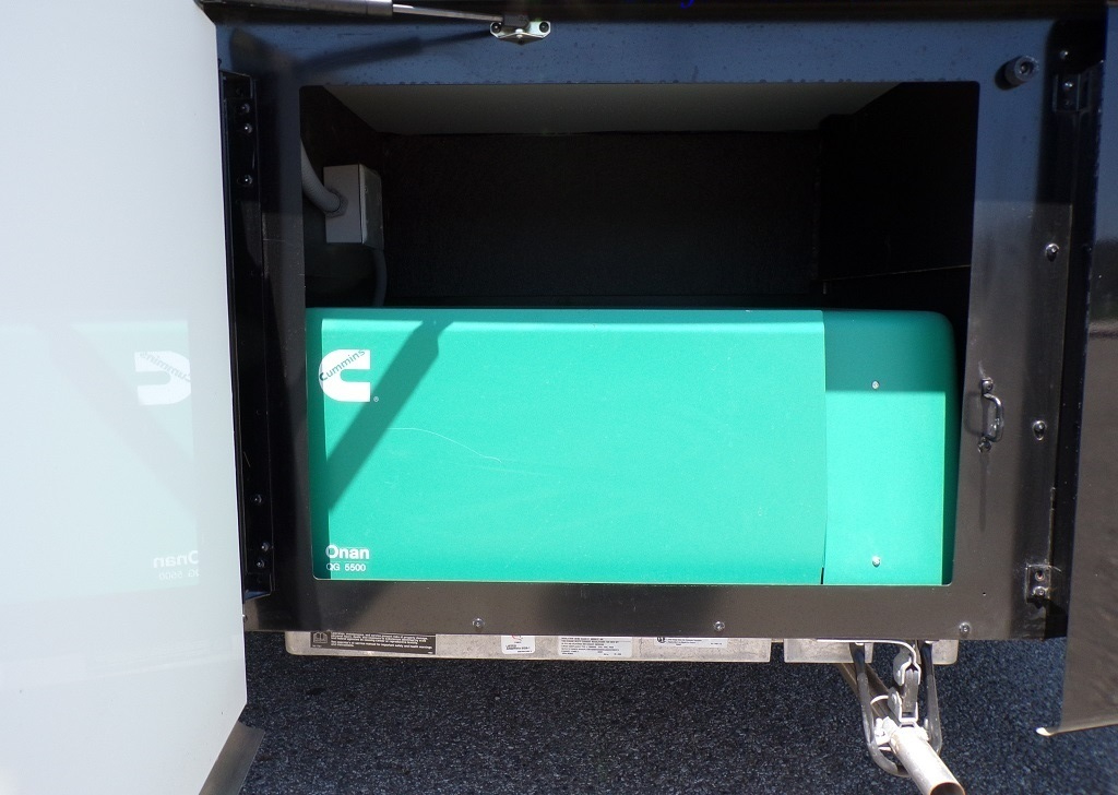 2019 Fleetwood Bounder 35K - Image 26