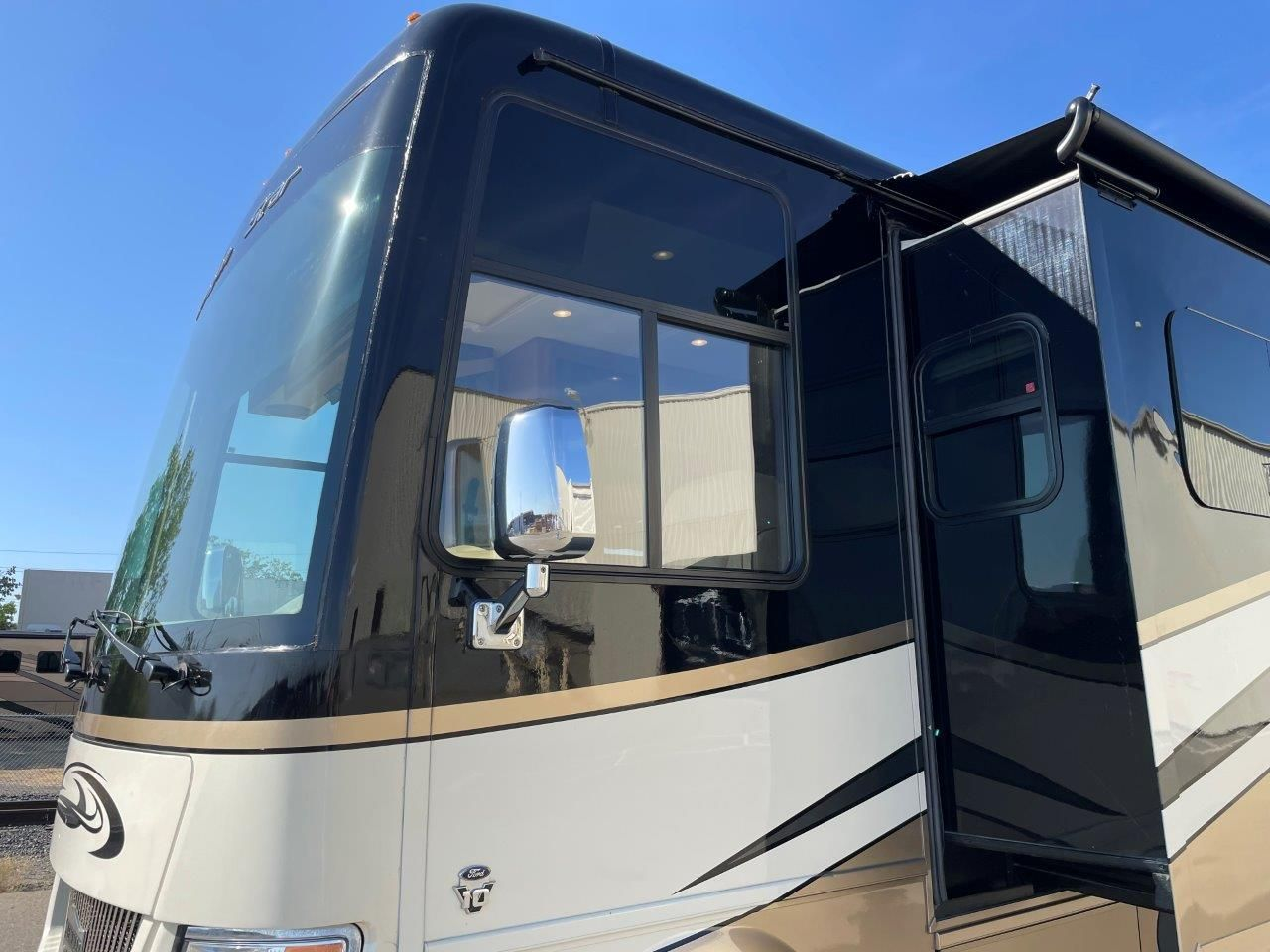 2016 Newmar Canyon Star 3911 - Image 31