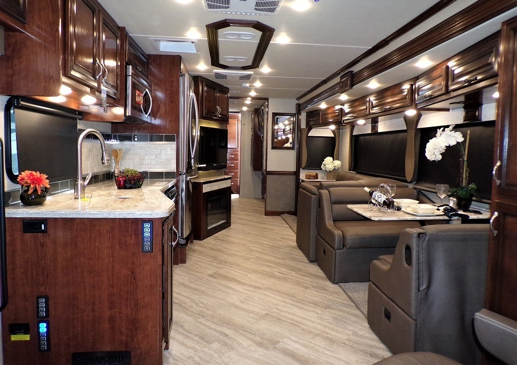 2019 Fleetwood Bounder 35K - Image 28