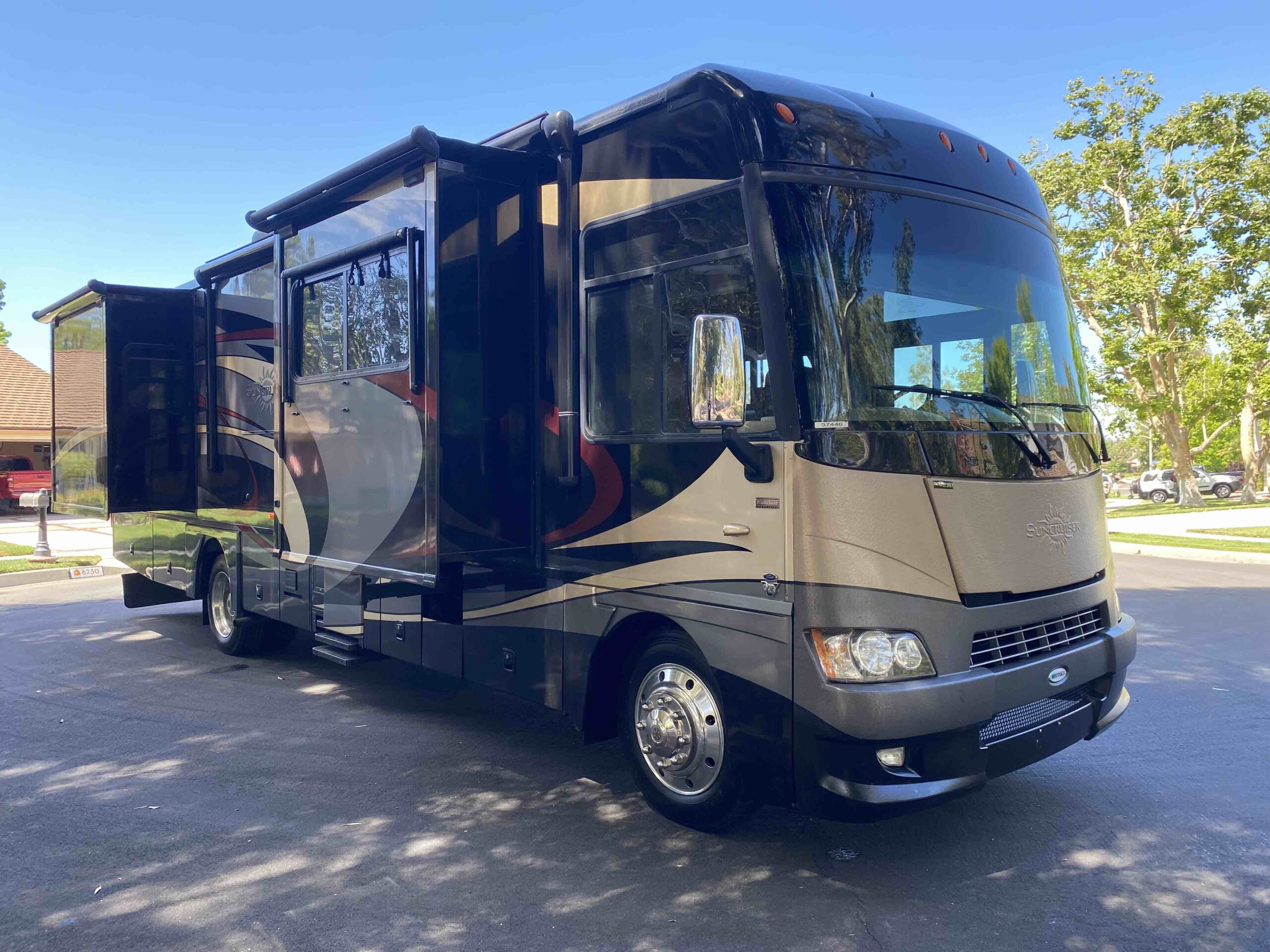 2011 Itasca Suncruiser 35P - Image 29