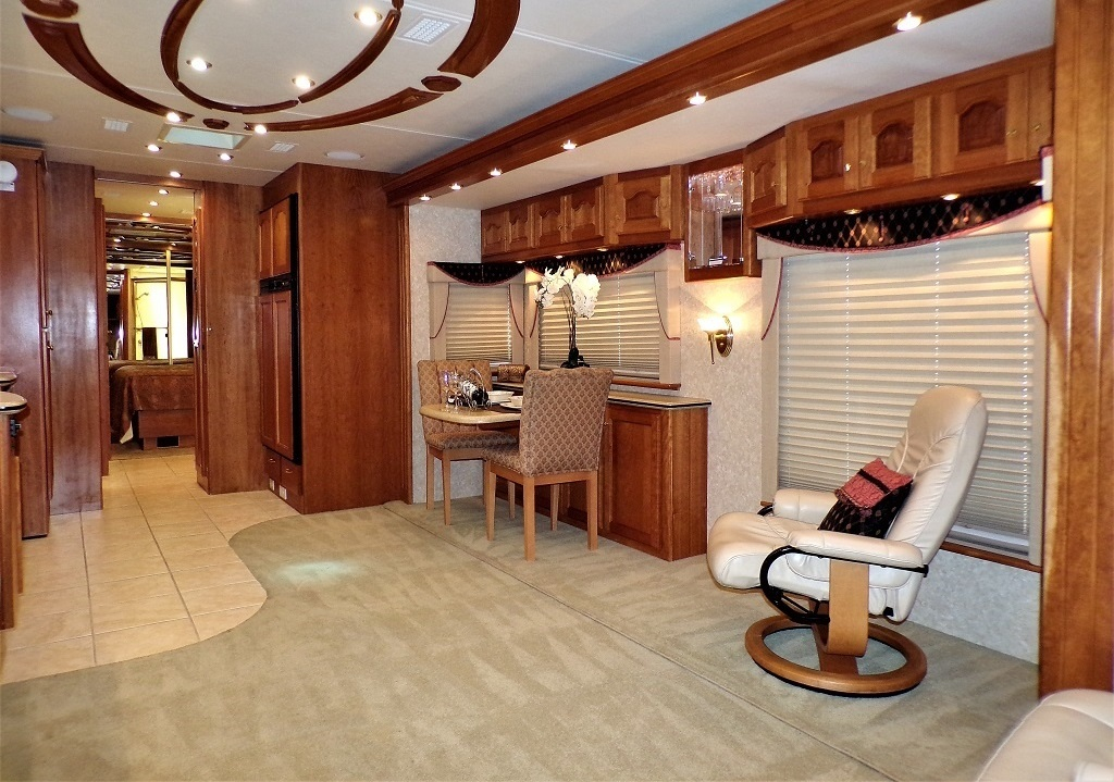 2005 Country Coach Allure 470 Series Mckenzie Bridge - Image 31