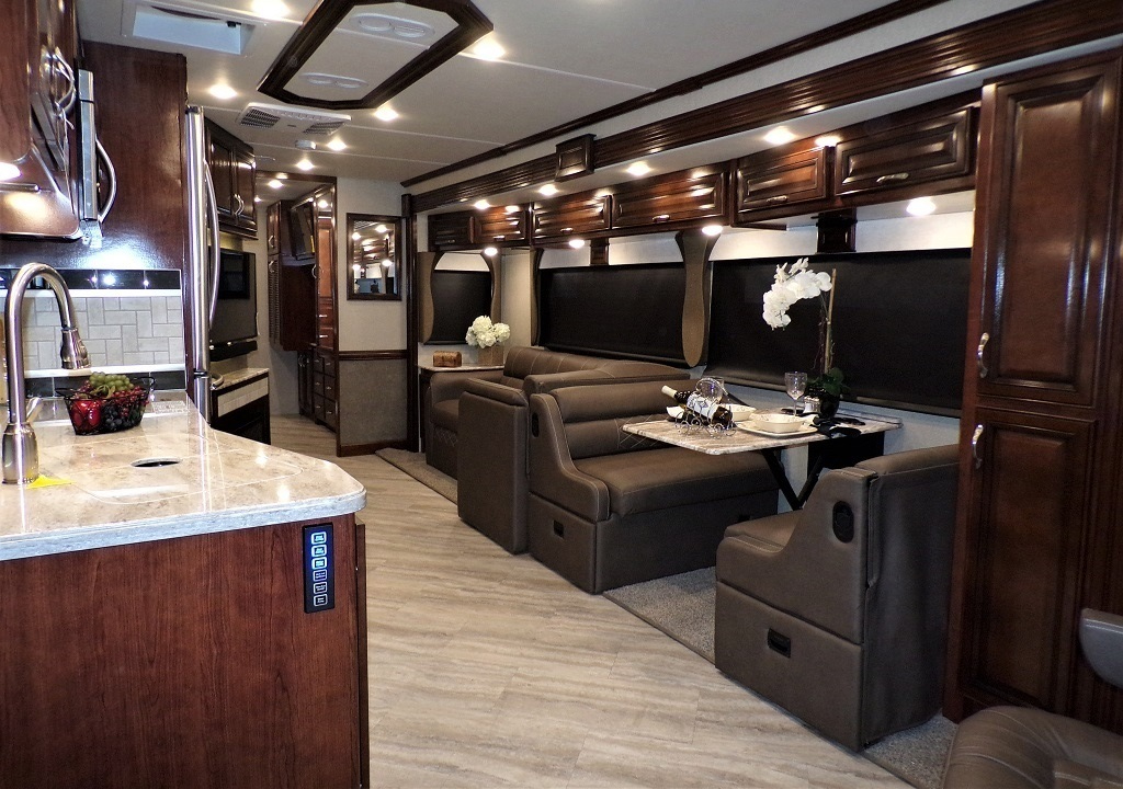 2019 Fleetwood Bounder 35K - Image 29