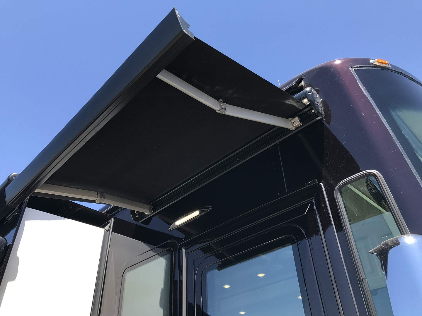 2016 Tiffin Phaeton 40AH - Image 34