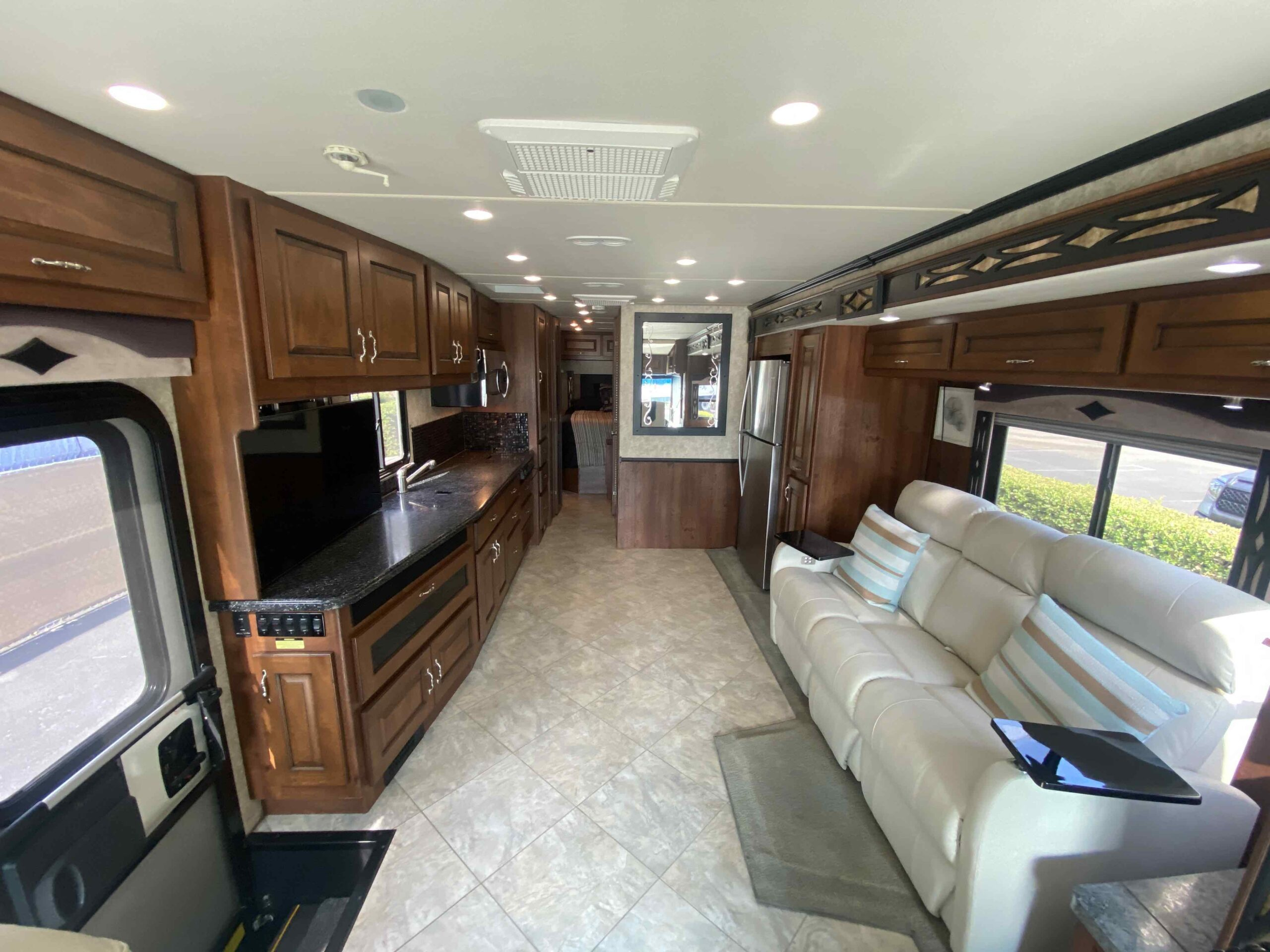 2013 Fleetwood Excursion 33A - Image 33