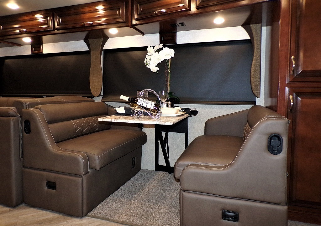 2019 Fleetwood Bounder 35K - Image 31