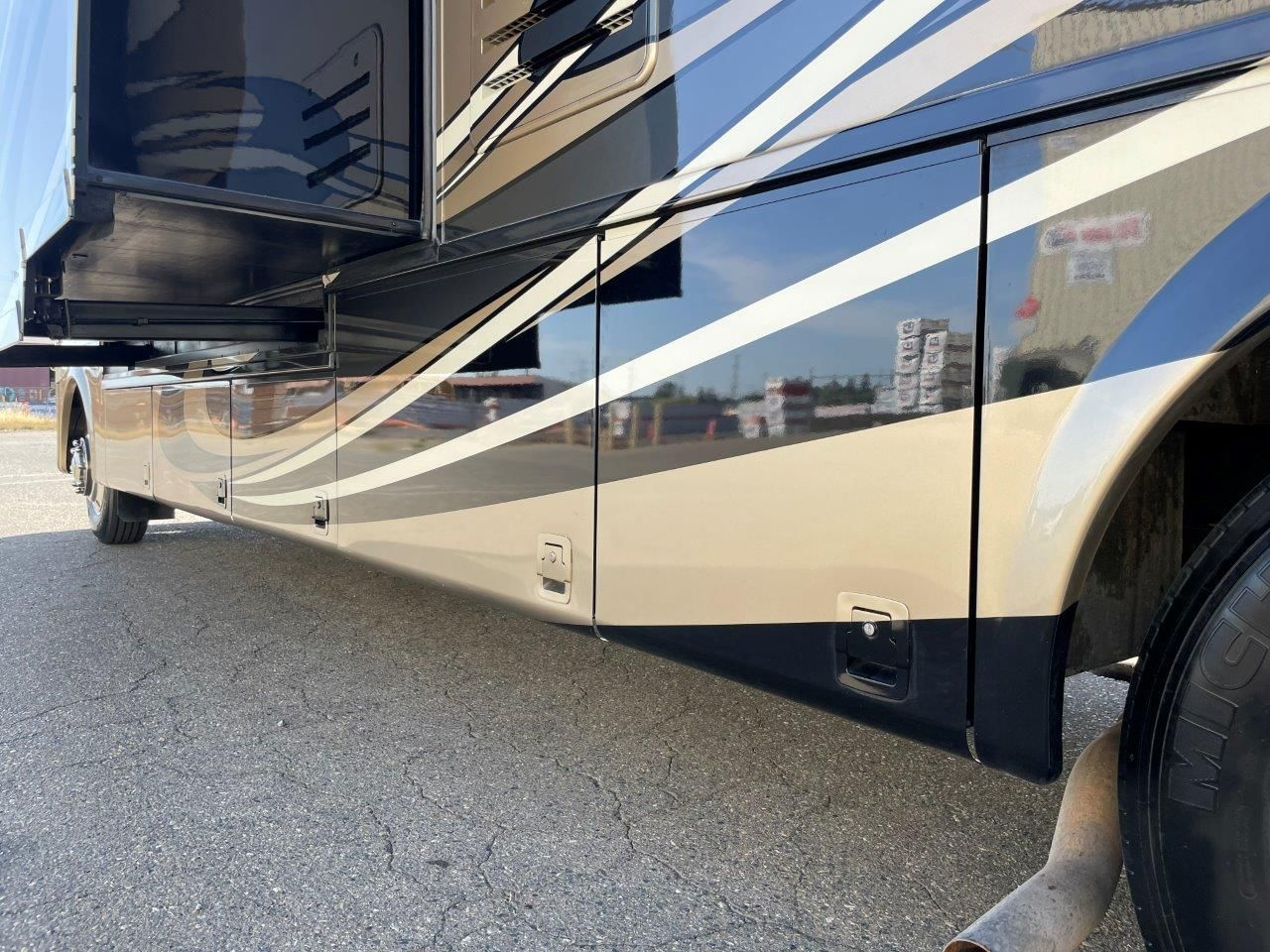 2016 Newmar Canyon Star 3911 - Image 35