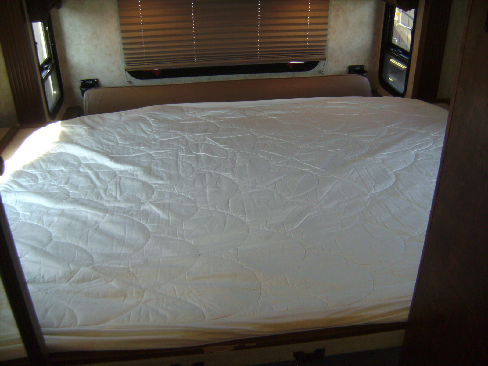 2012 Fleetwood Jamboree Sport 28Z - Image 32