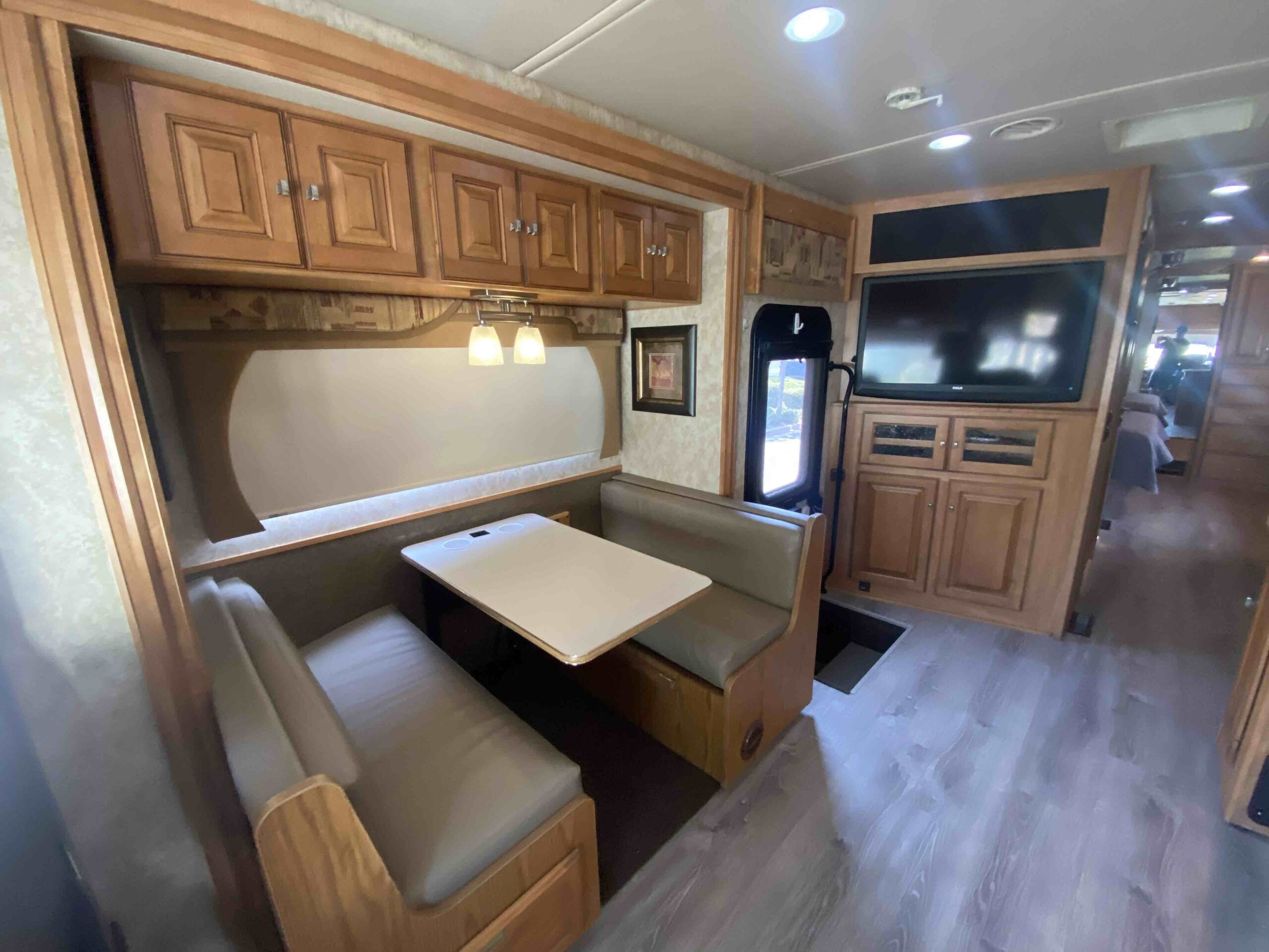 2011 Itasca Suncruiser 35P - Image 33