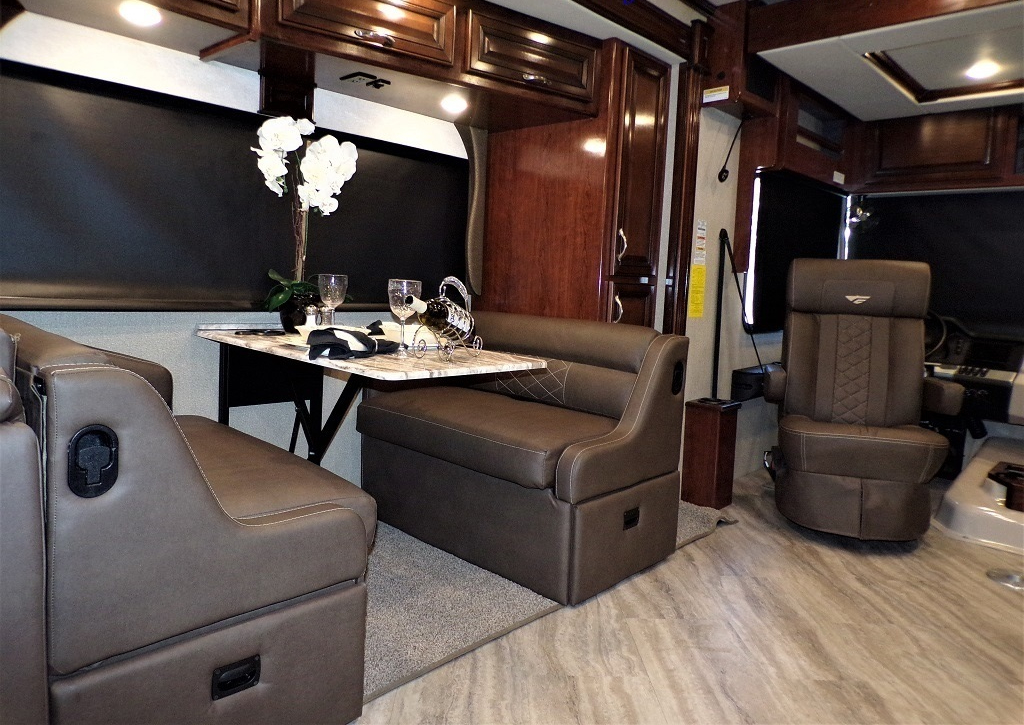 2019 Fleetwood Bounder 35K - Image 33