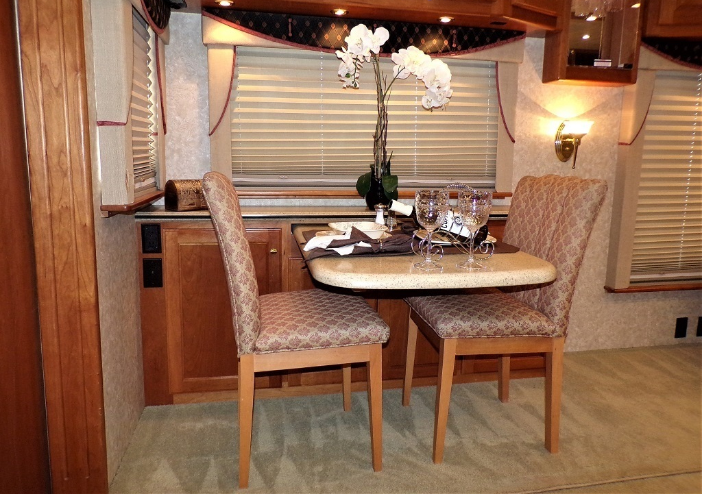 2005 Country Coach Allure 470 Series Mckenzie Bridge - Image 36