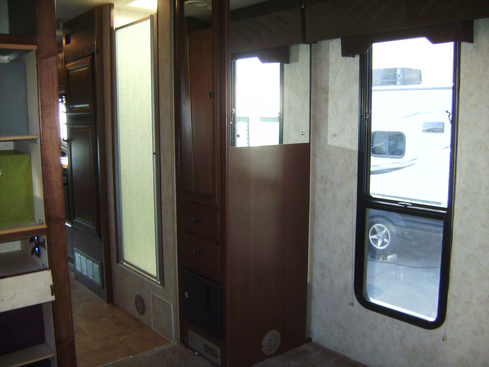 2012 Fleetwood Jamboree Sport 28Z - Image 35