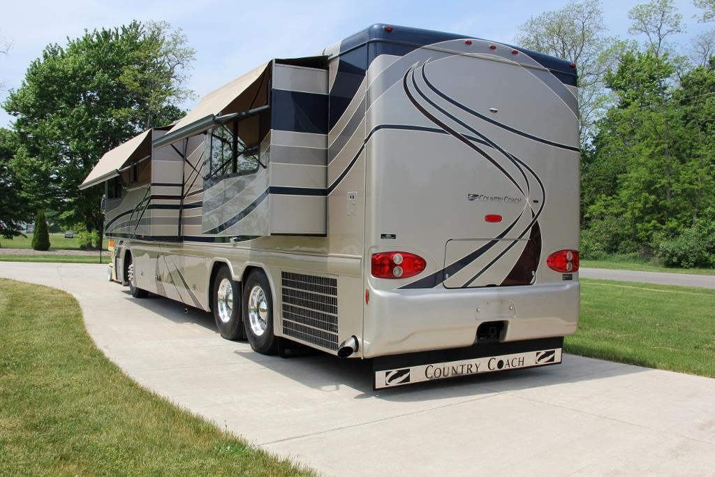 2004 Country Coach Intrigue Suite Escape - Image 16