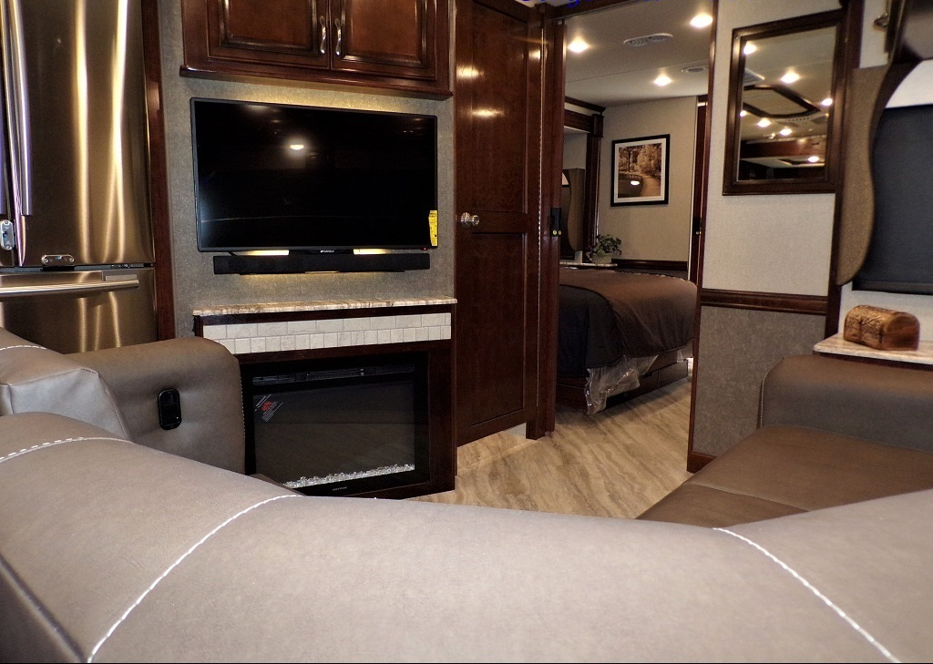2019 Fleetwood Bounder 35K - Image 36