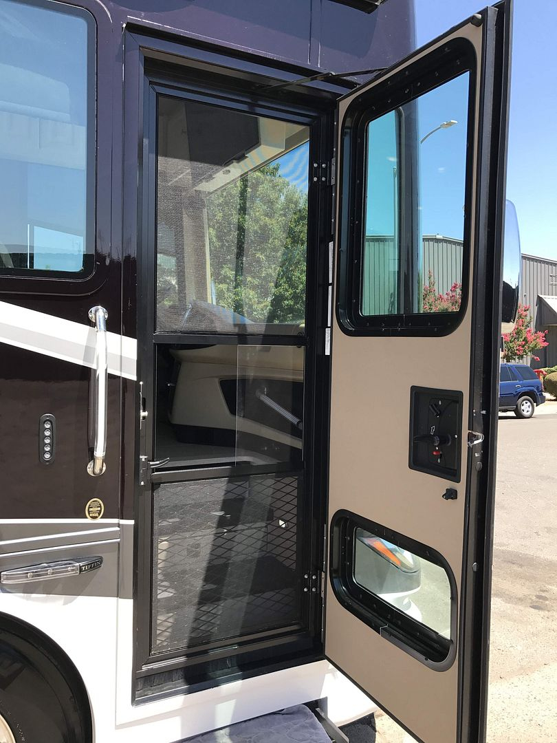 2016 Tiffin Phaeton 40AH - Image 41